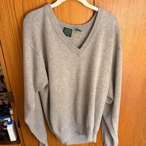 Men’s XL Grey Cashmere V-Neck Sweater